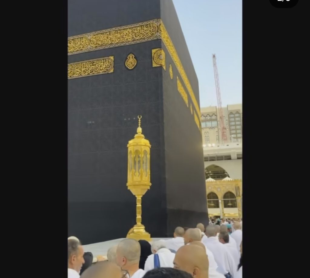 Omer Shahzad Umrah Pictures & Instagram Reel