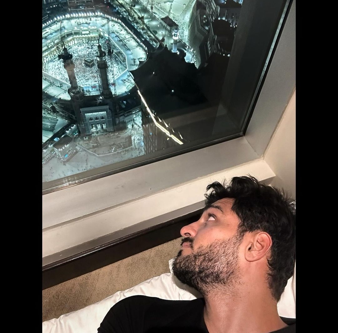 Omer Shahzad Umrah Pictures Instagram Reel Reviewit pk