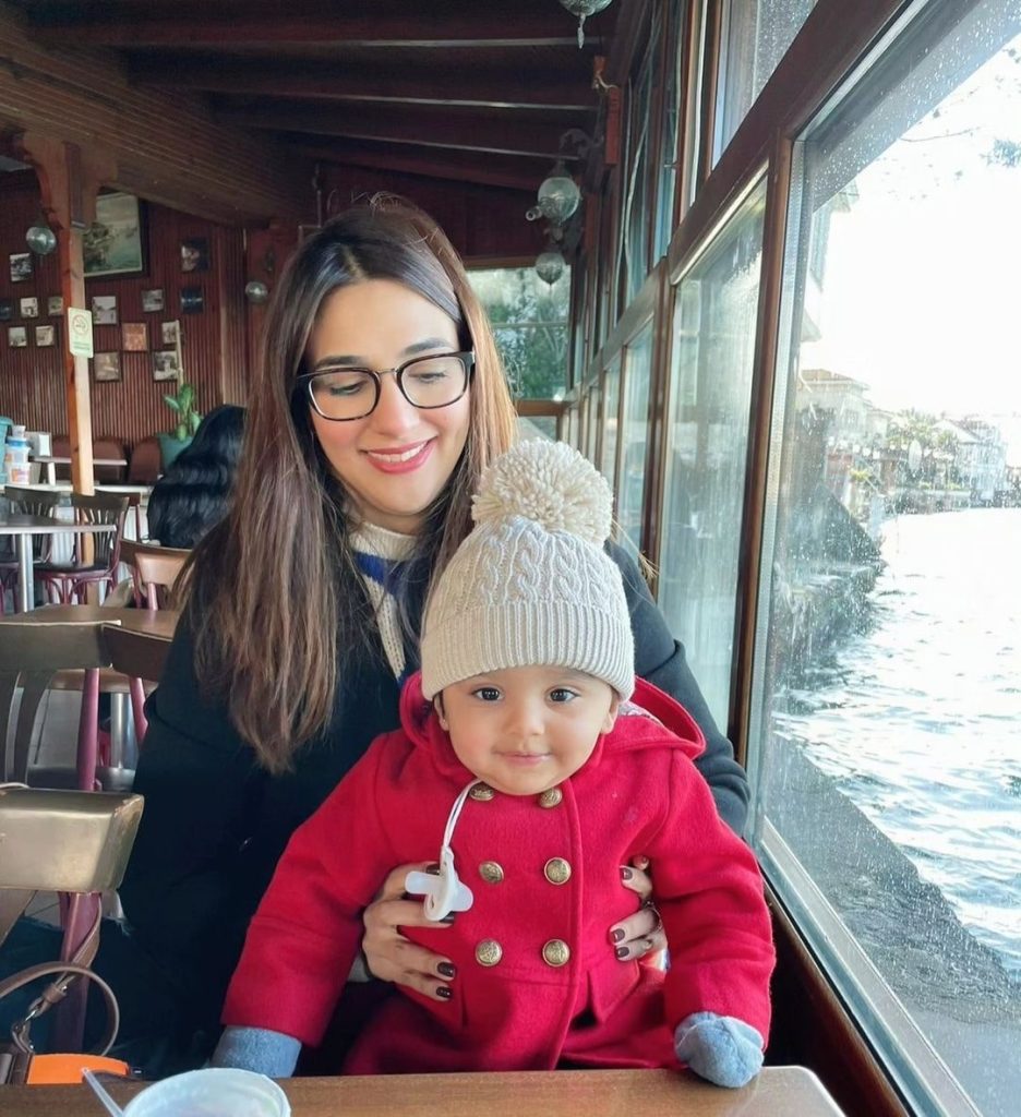 Rabab Hashim's Beautiful Pictures With Daughter From Turkey