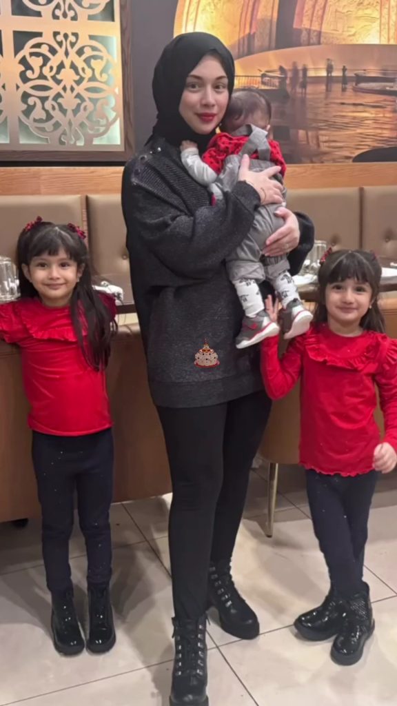 Sidra Batool Enjoys Her Birthday With Her Daughters