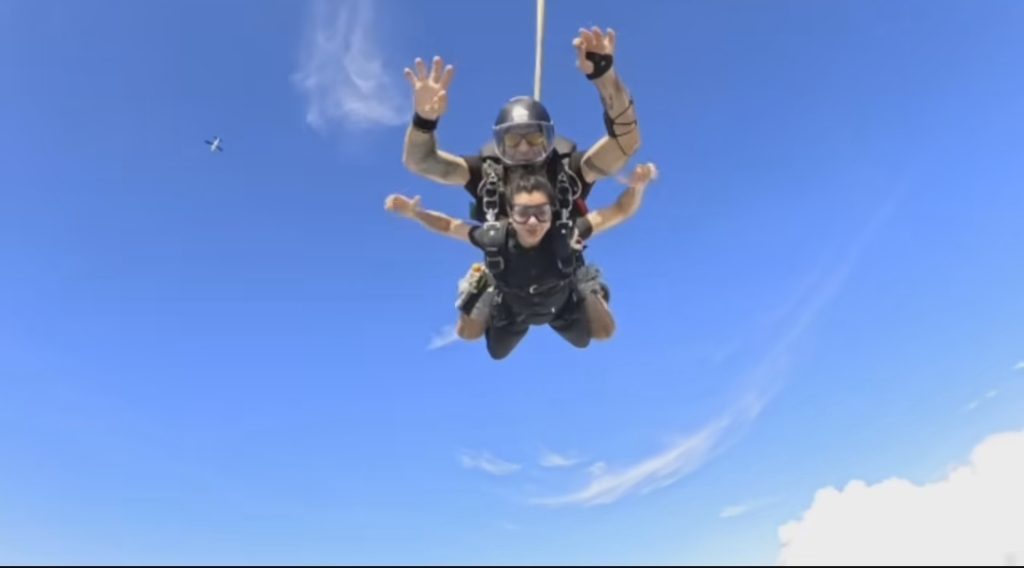 Srha Asghar Sky Diving Experience in Thailand - Pictures & Reel