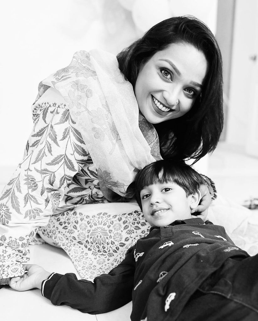Uroosa Siddiqui's Beautiful Pictures With Son From A Birthday Party