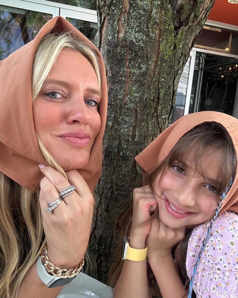 Shaniera Akram Shares Beautiful Family Pictures With Wasim Akram And Kids