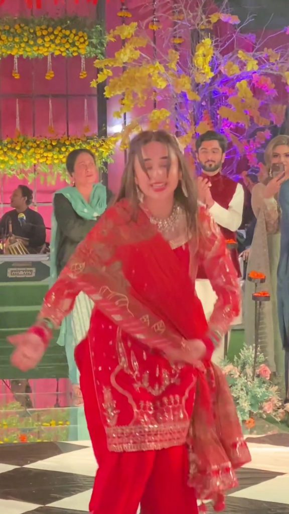 Yumna Zaidi's Wedding Dance Goes Viral