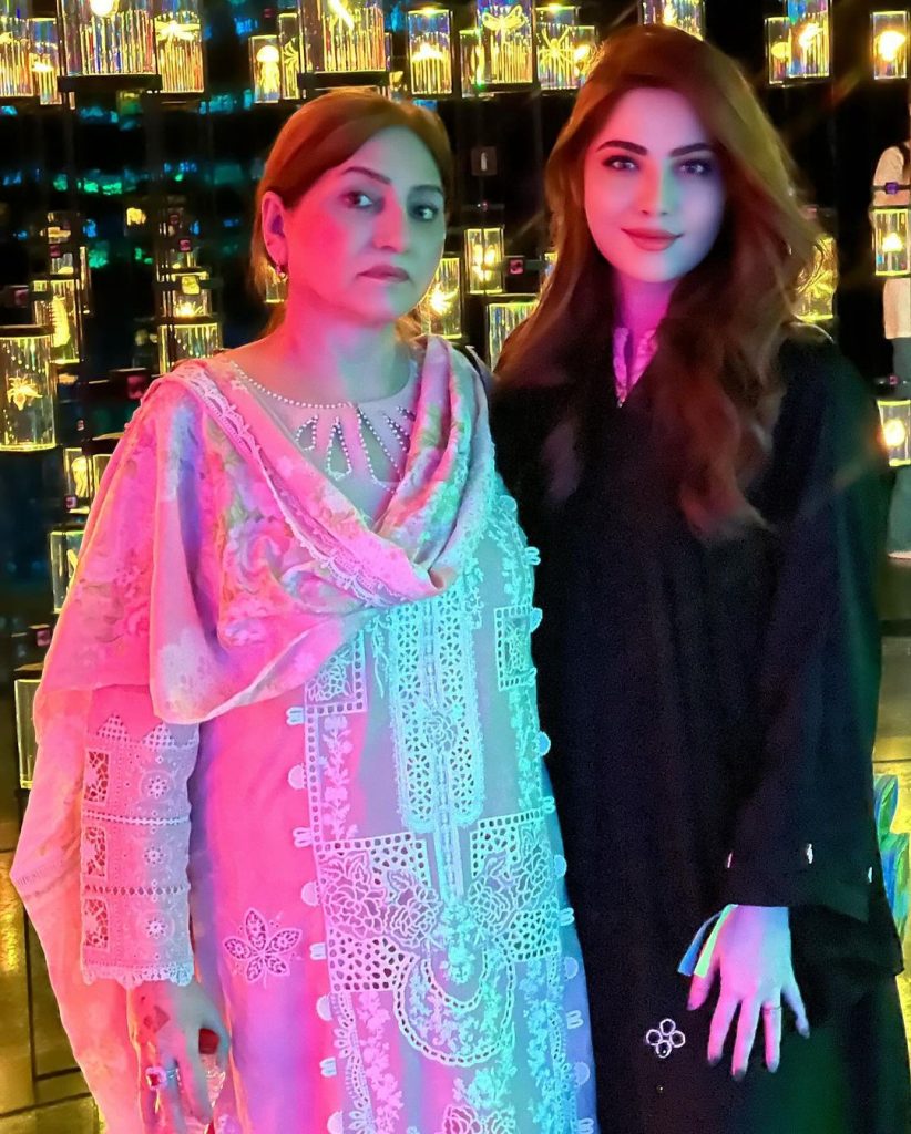 Neelam Muneer's Trip To Dubai Museum With Mother