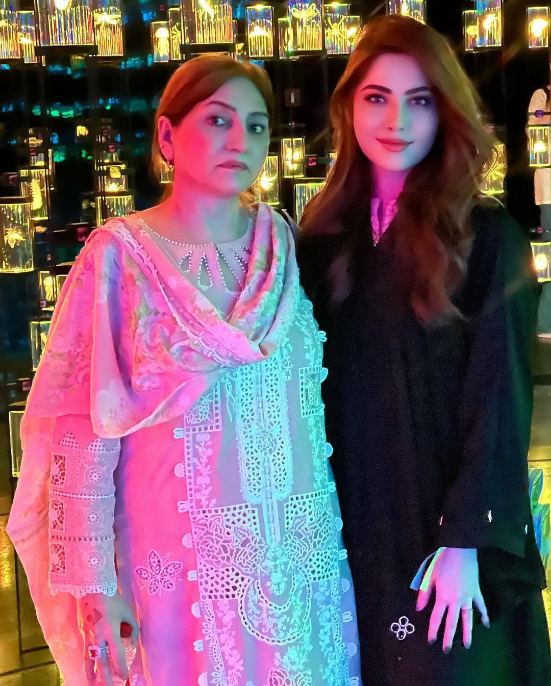 Neelam Muneers Trip To Dubai Museum With Mother Reviewit Pk