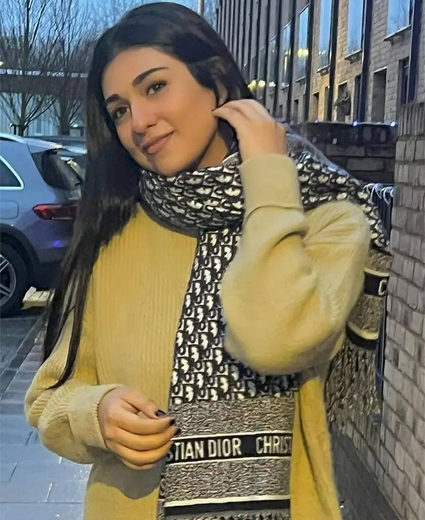 Sarah Khan's Beautiful New Family Clicks & Video