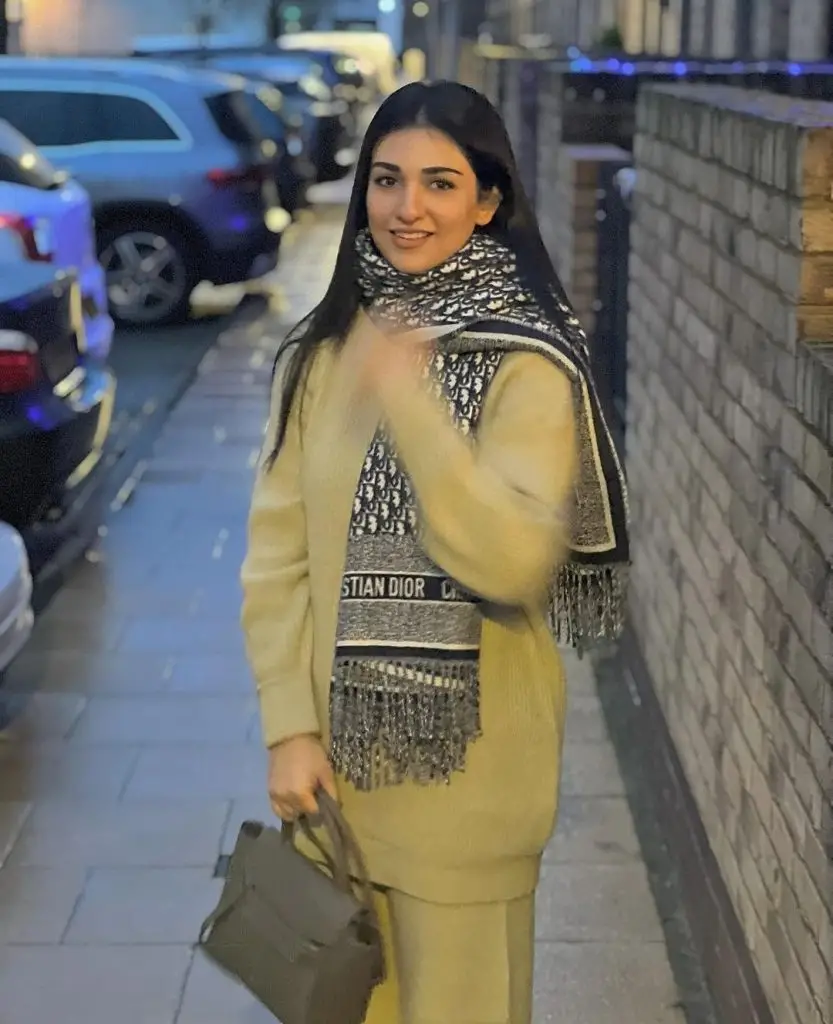 Sarah Khan's Beautiful New Family Clicks & Video