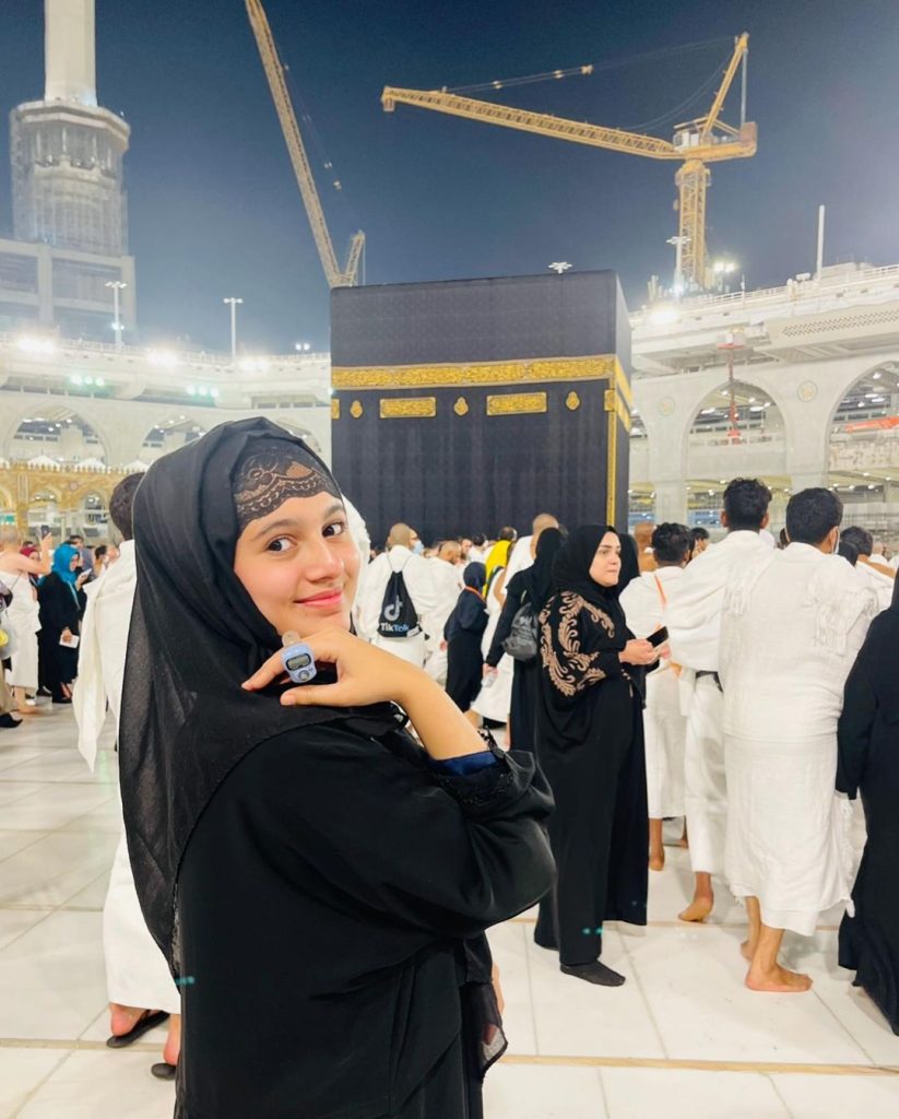 Hum Tum Famed Anoosheh Rania Performs Umrah