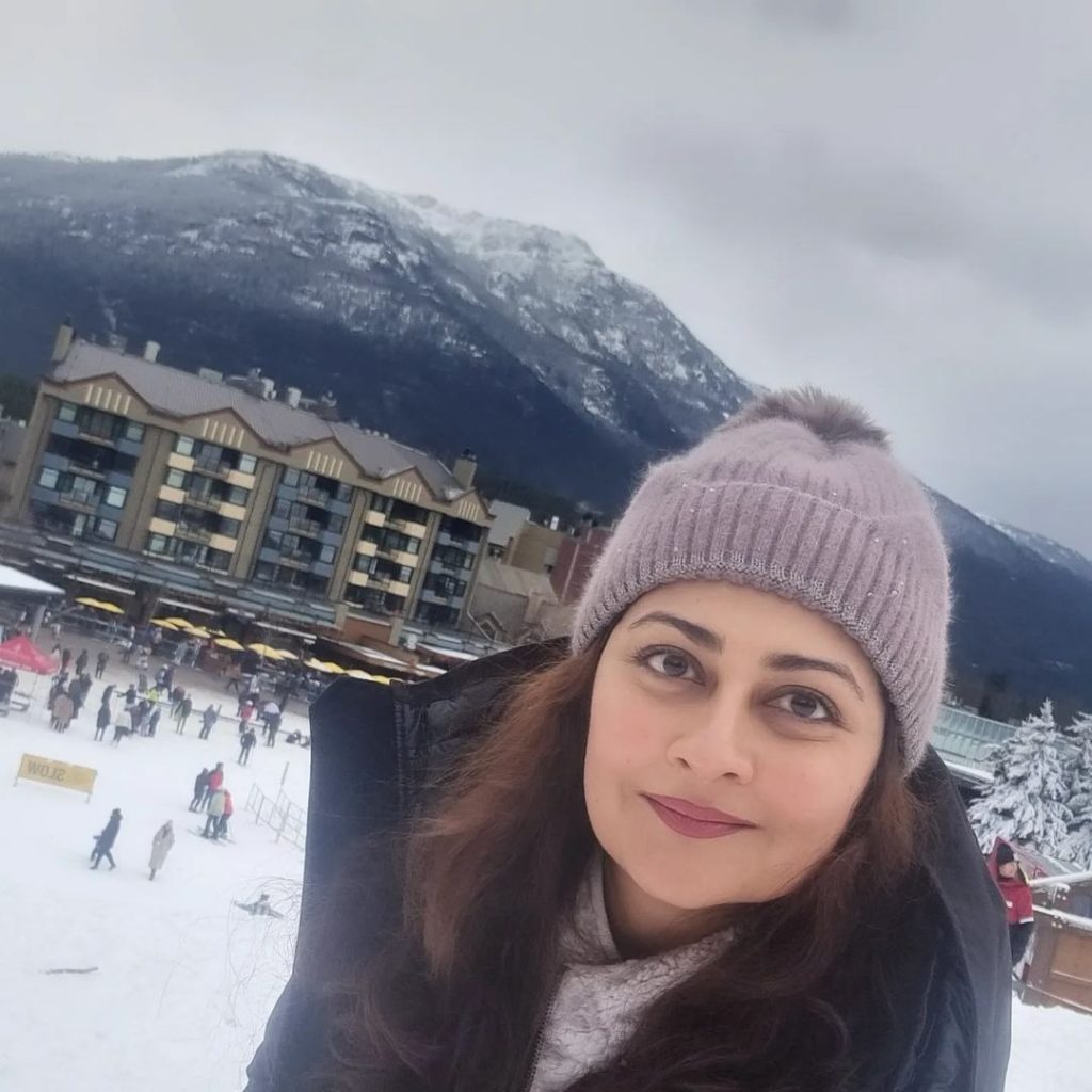 Actress Jana Malik Shares Pictures From Canada