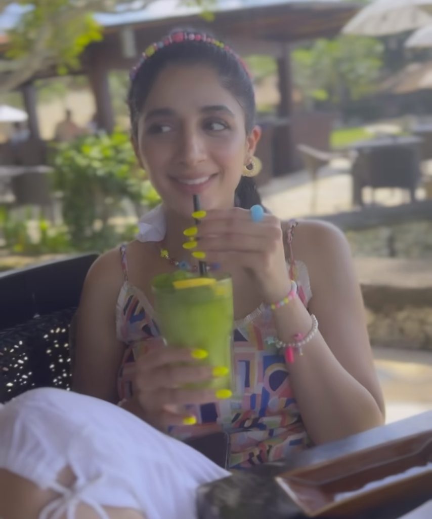 Mawra Hocane Captures The Beautiful Sunset Of Bali, Indonesia