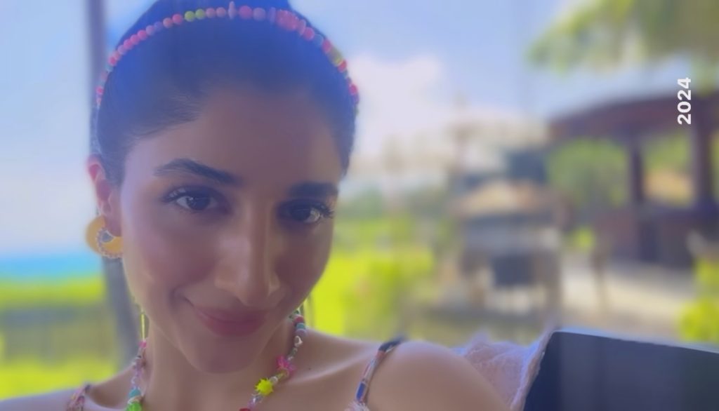 Mawra Hocane Captures The Beautiful Sunset Of Bali, Indonesia