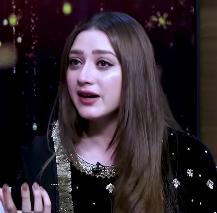 Momina Iqbal Calls Out People Disrespecting Each Other After Divorce
