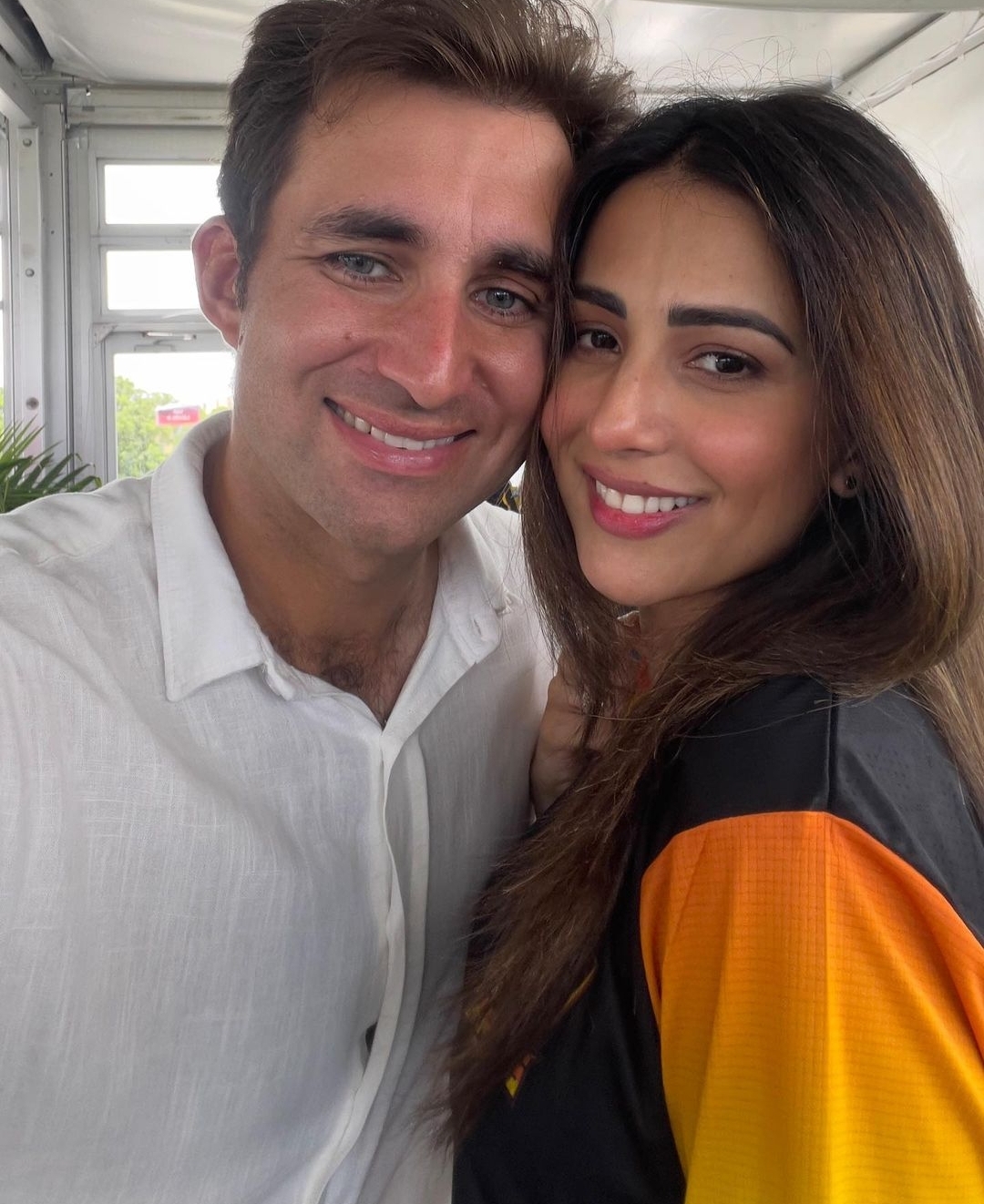 Gorgeous New Clicks Of Ushna Shah With Her Husband Reviewit pk gorgeous-new-clicks-of-ushna-shah-with-her-husband-reviewit-pk