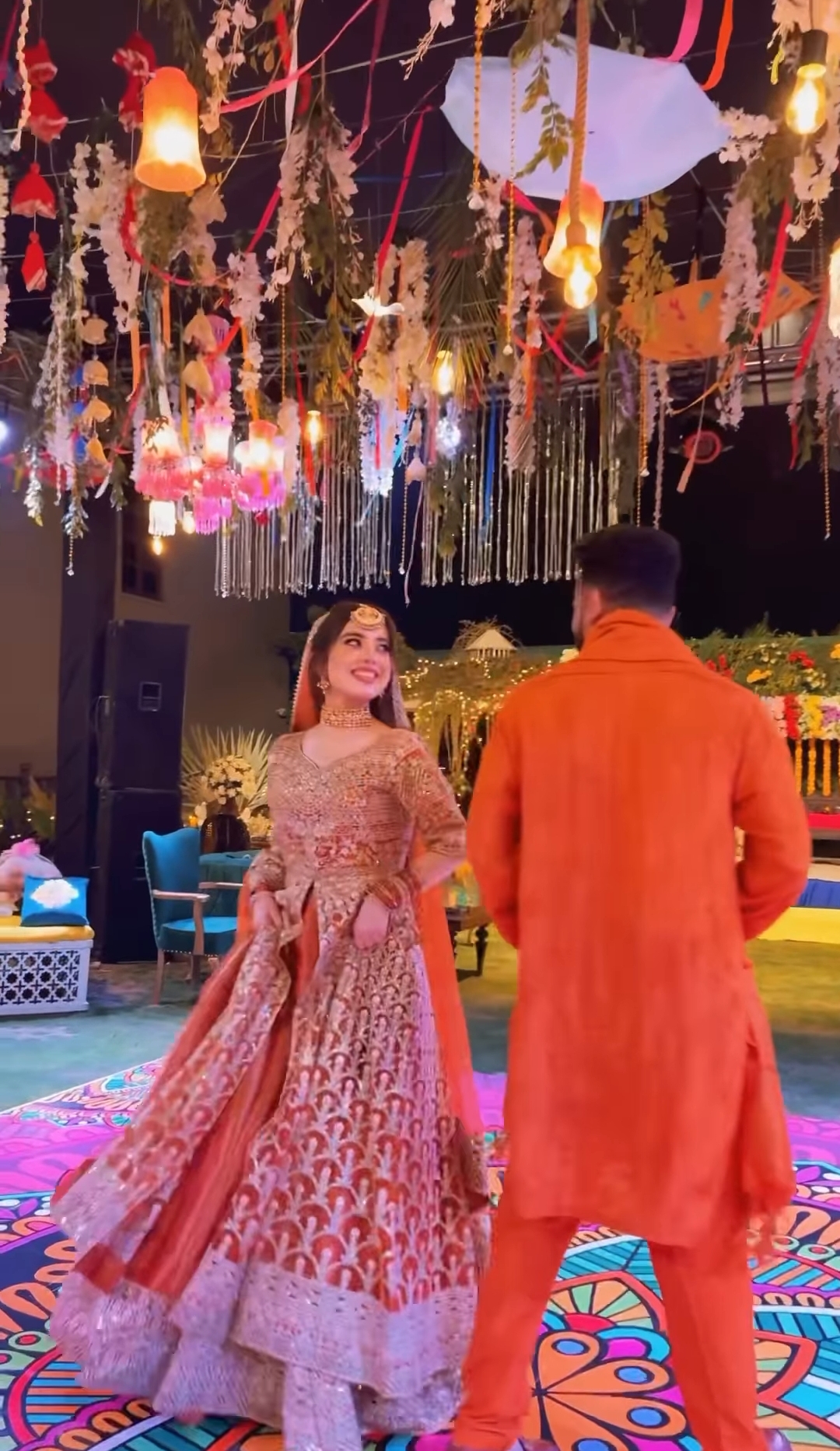 Aishah Razik Arisha Razi Shares Video With Husband From Mayun | Reviewit.pk