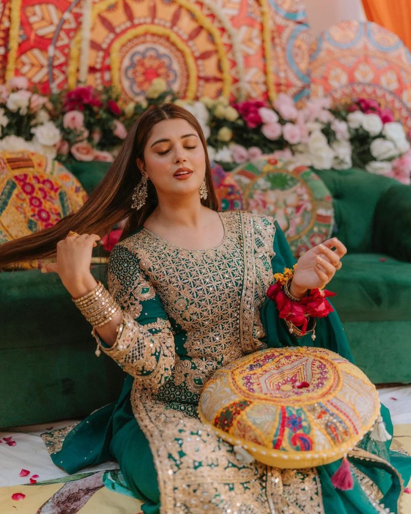 Kanwal Aftab & Zulqarnain Sikandar Beautiful Pictures & Dance Video From Wedding