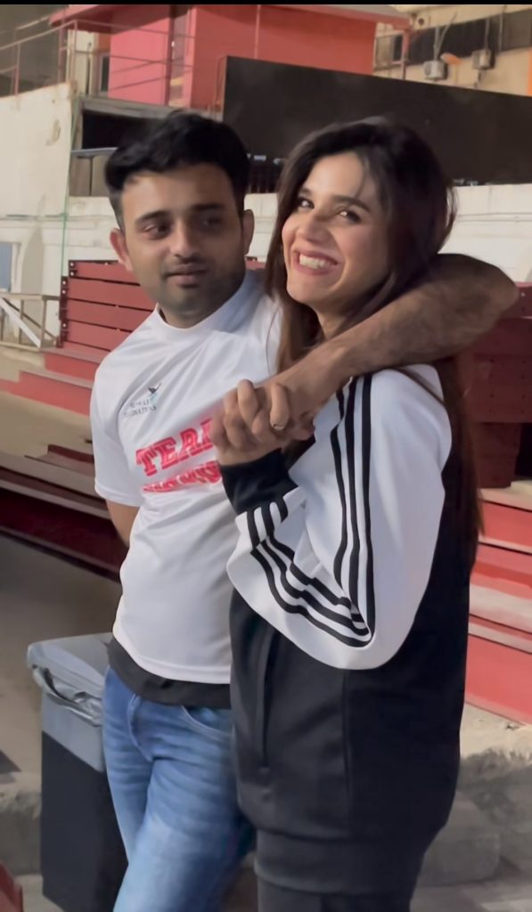 Kiran Ashfaque Adorable Pictures With Husband Hamza Ali Chaudhary