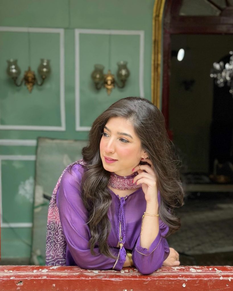 Mariyam Nafees Shares Bts Pictures From Jaan E Jahan