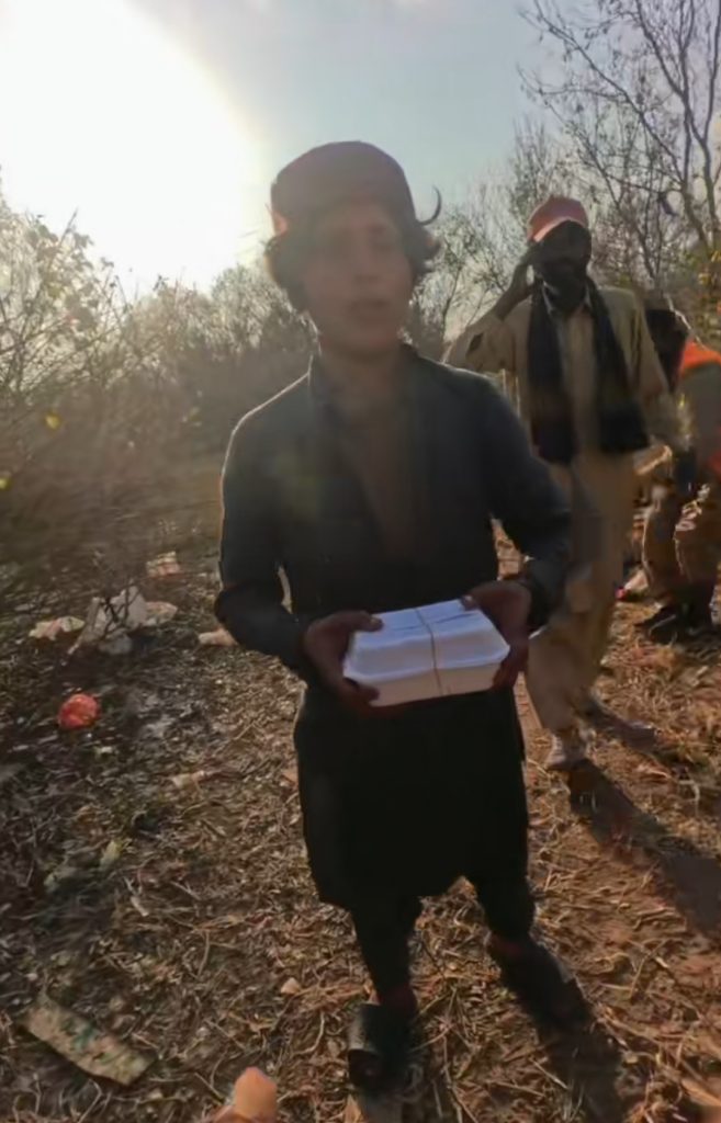 Pakistani Girl Distributes Food With Prayer To Get Married To Her Lover