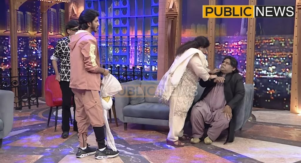 Shazia Manzoor Slapped Co-Host In Show