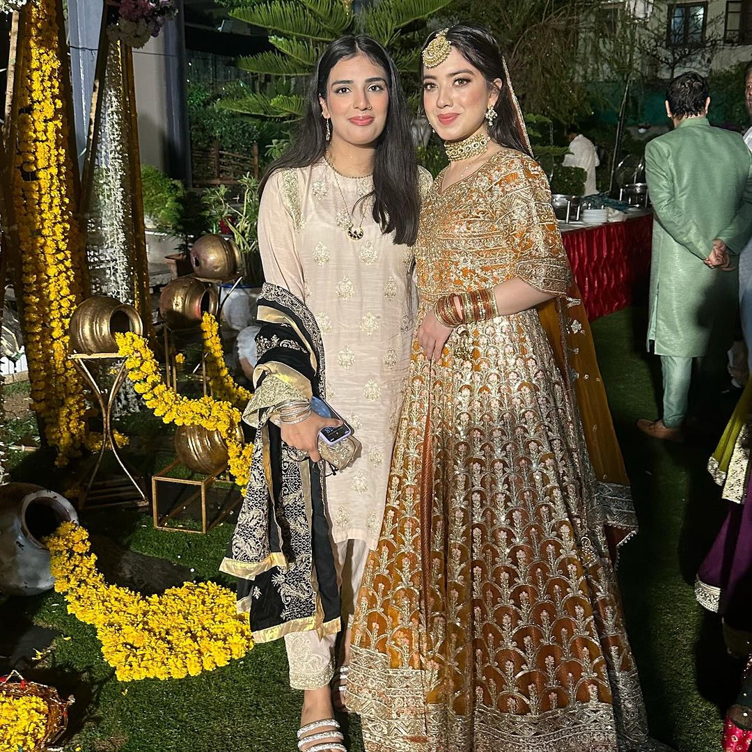 Arisha Razi Khan's Beautiful Pictures From Her Mayoun | Reviewit.pk