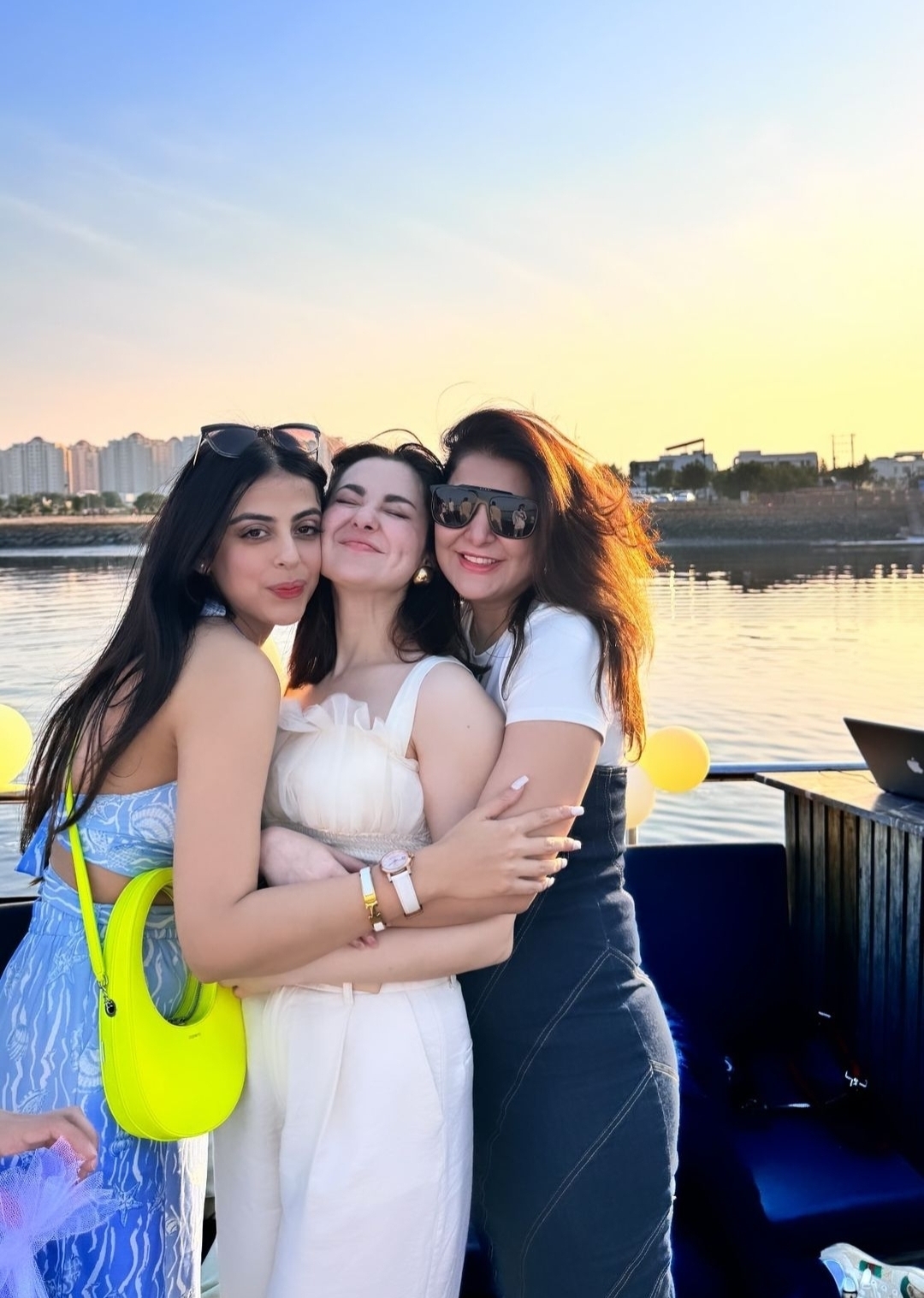 Hania Aamir’s Star Studded Birthday Bash | Reviewit.pk