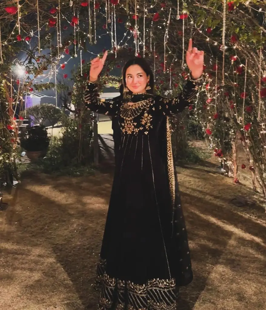 Hania Aamir Looks Like A Vision In Traditional Wear For A Wedding