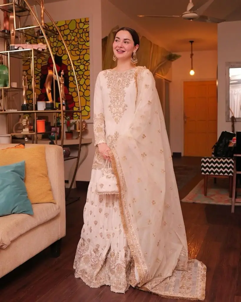 Hania Aamir Looks Like A Vision In Traditional Wear For A Wedding