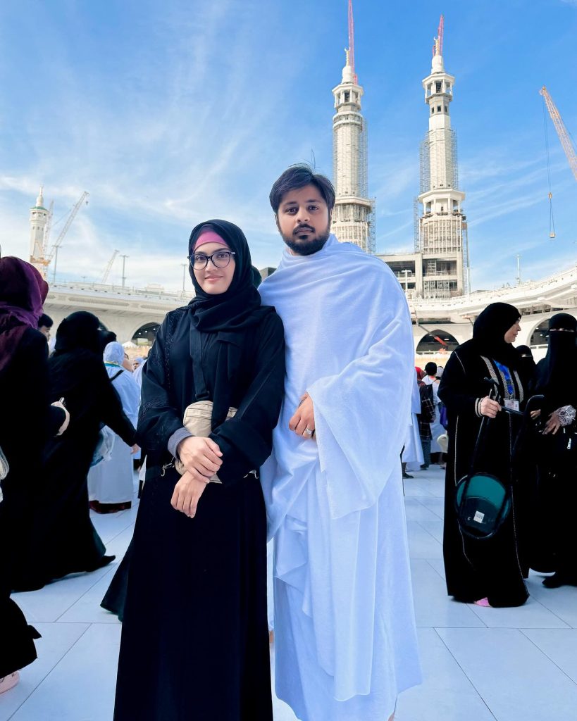 Iqra Kanwal And Areeb Pervaiz In Madinah Munawarrah