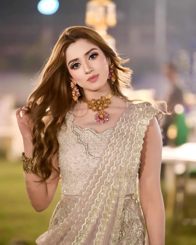 HD Pictures Of Gorgeous Jannat Mirza from Sister's Wedding