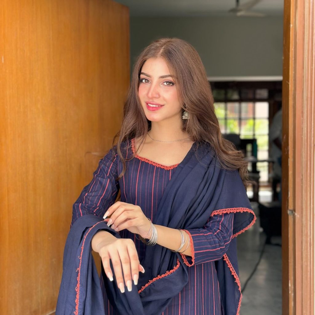 Kinza Hashmi Reveals Her First Drama Salary