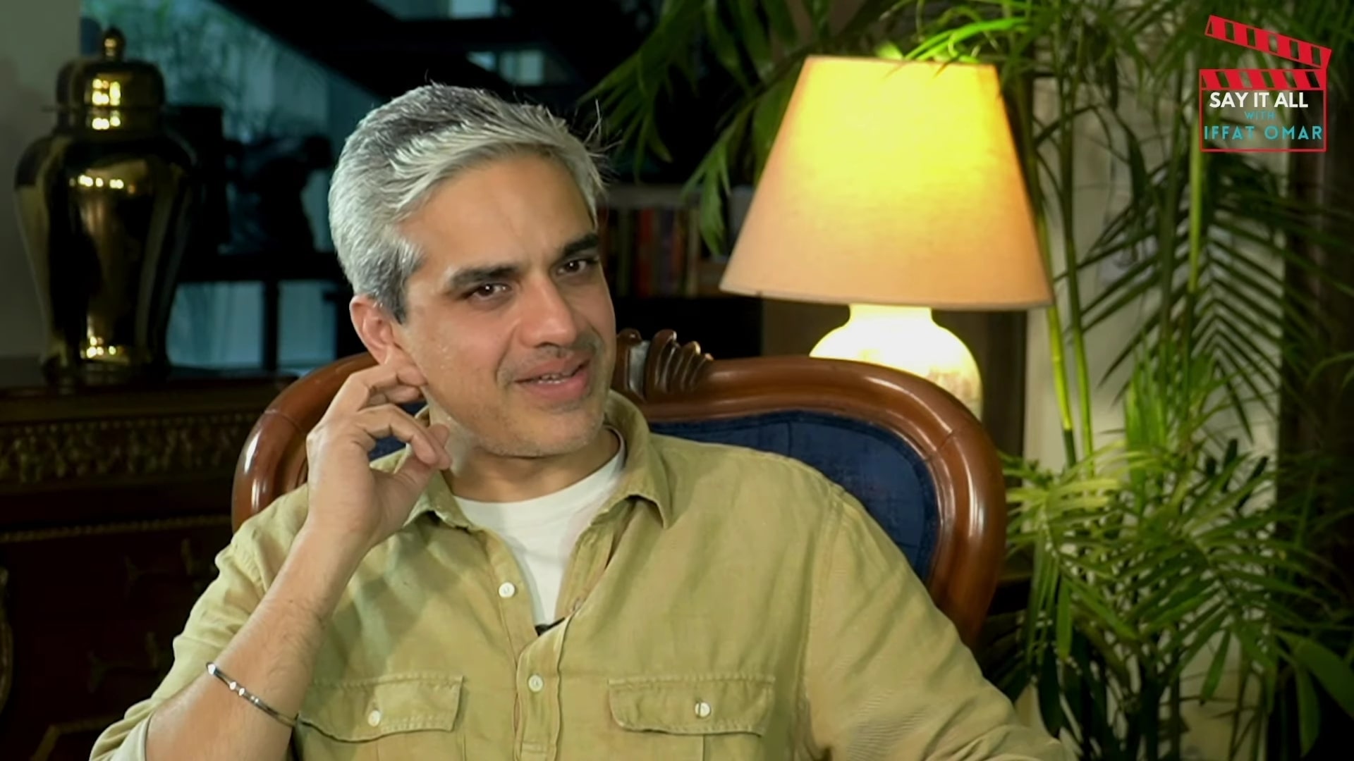 Omair Rana Gets Emotional Talking About Late Daughters | Reviewit.pk