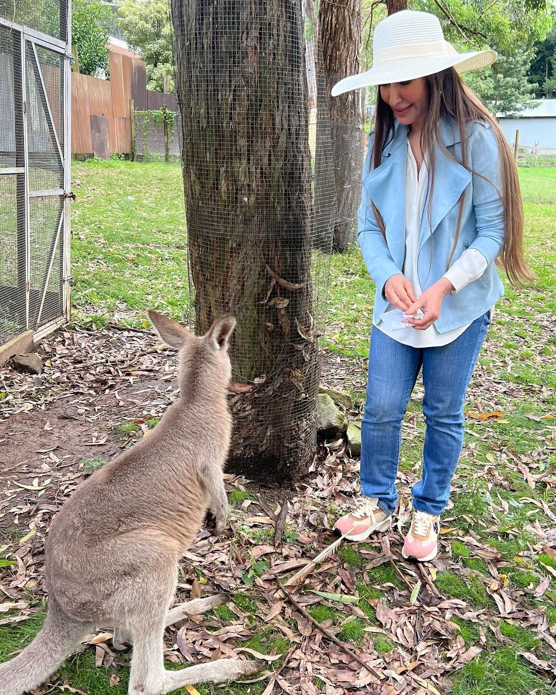 Reema Khan Enjoying Vacation In Australia | Reviewit.pk