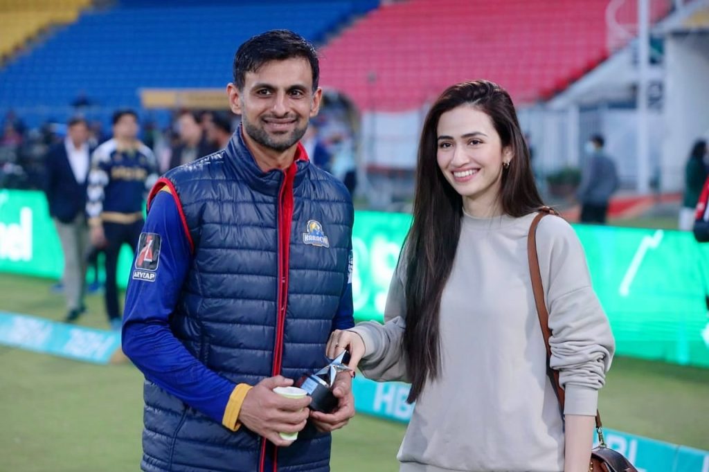 Newlyweds Shoaib Malik And Sana Javed Welcomed By Airline