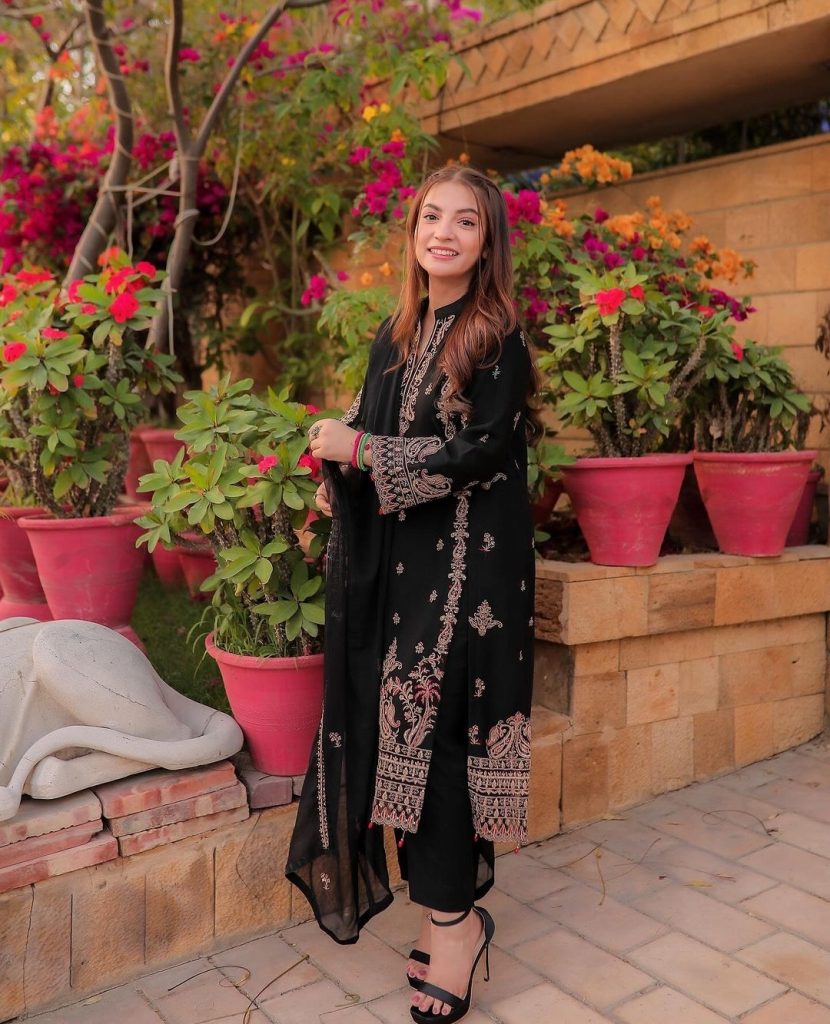 Dananeer Mobeen's Ramadan Drama Very Filmy Bts Pictures