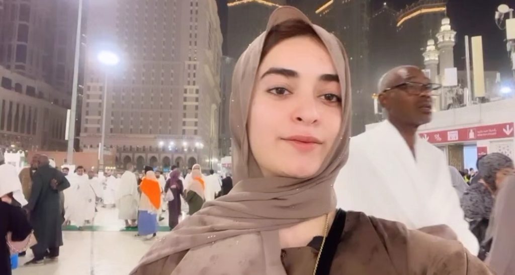 Minsa Malik Shares Beautiful Pictures From Makkah