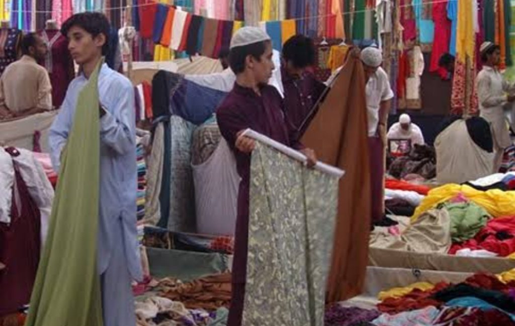 Celebrities' Detailed Visit To Sunday Bazaars Before Ramadan