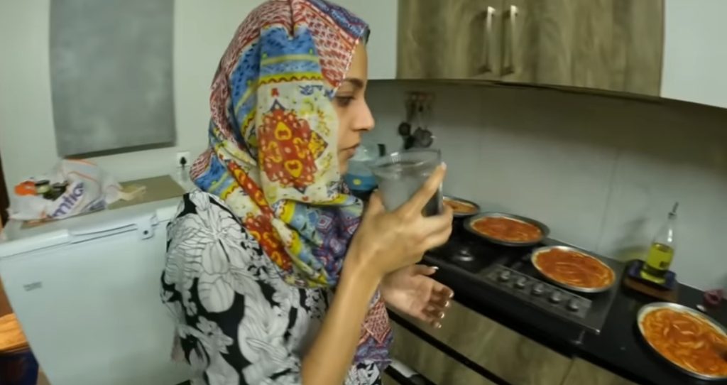 Iqra Aziz Latest Iftar Vlog Gets Heavily Criticized