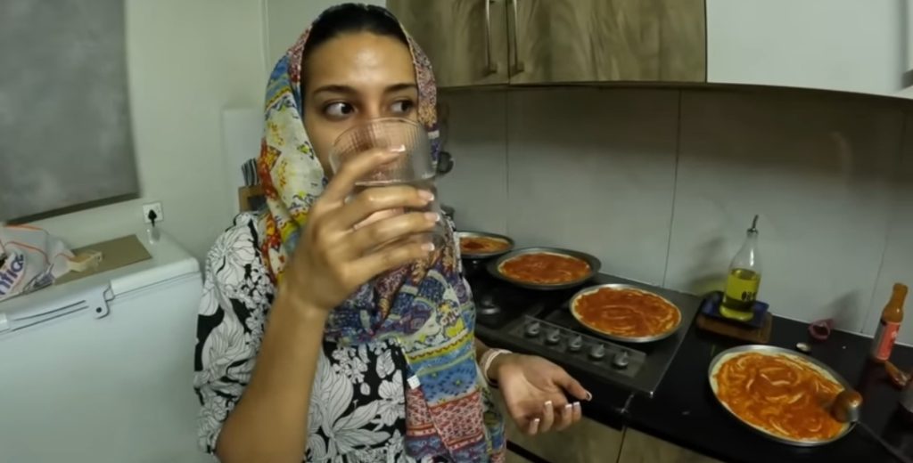 Iqra Aziz Latest Iftar Vlog Gets Heavily Criticized