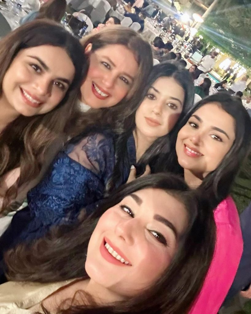 Tuba Anwar, Javeria Saud & Others Spotted At An Iftar Dinner