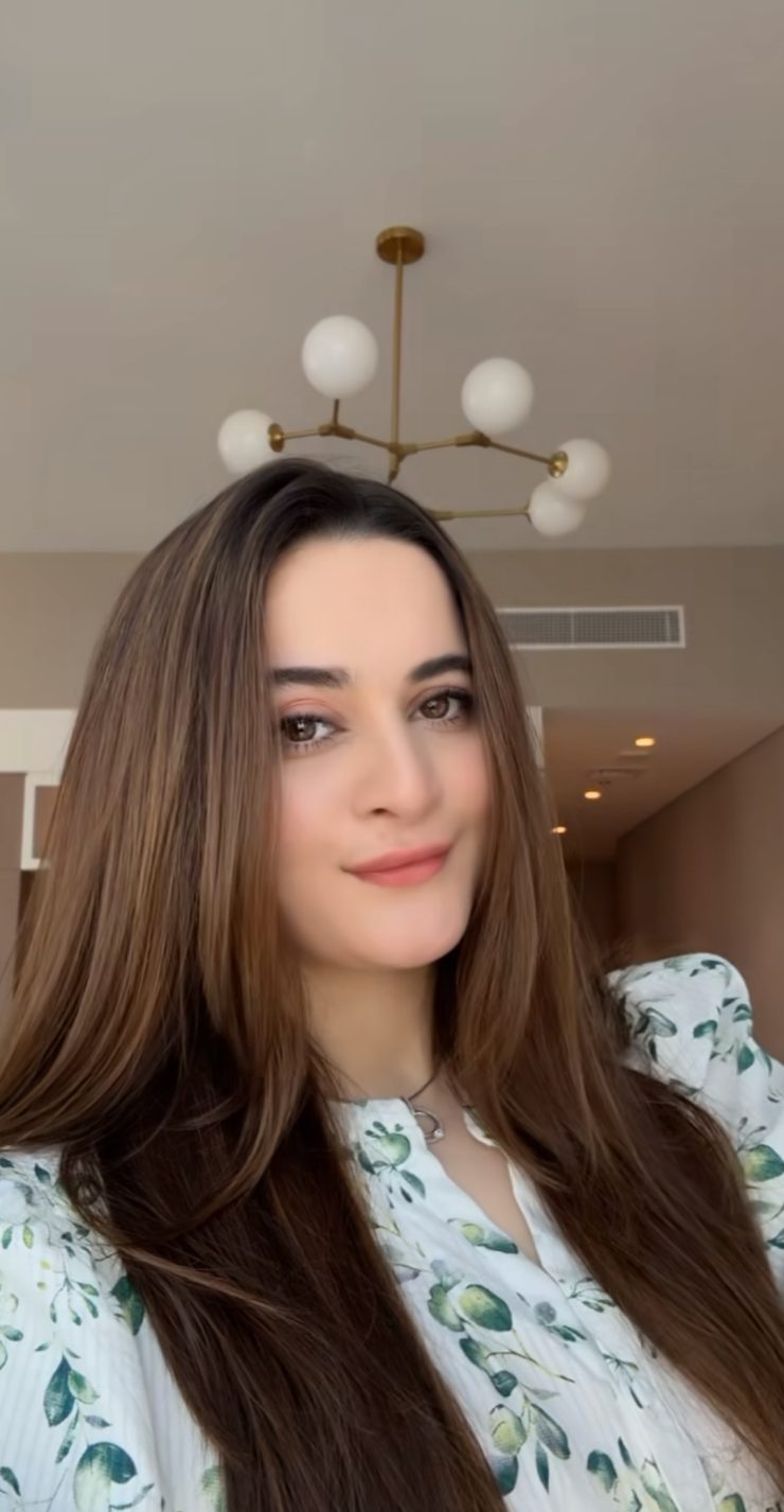 Aiman Khan's Beautiful Reels & Pictures | Reviewit.pk