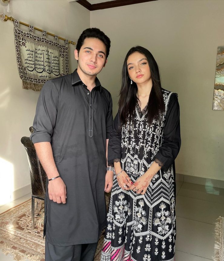 Aina Asif Beautiful New Pictures With Brother | Reviewit.pk