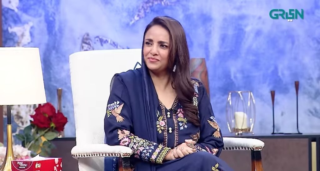 Imran Abbas Taunts Nadia Khan For Her Negative Reviews On Ehraam E Junoon