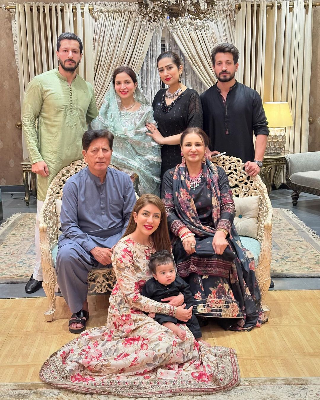 Saba Faisal On Relationship With Husband And Daughter In Law | Reviewit.pk