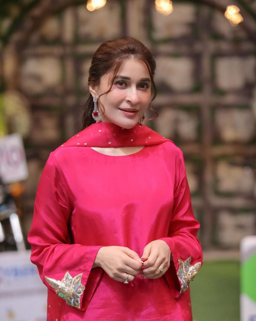 Shaista Lodhi’s Beautiful Dresses from Jeeto Pakistan