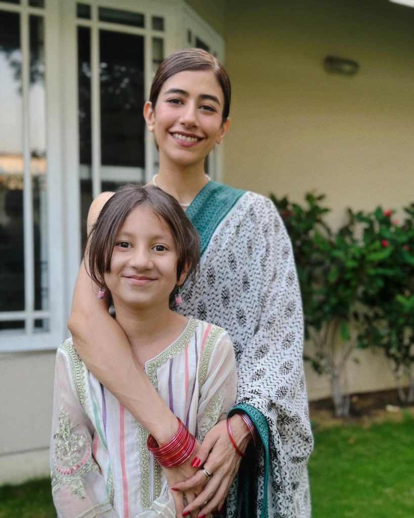 Syra Yousuf Performs Umrah With Daughter On Her Birthday