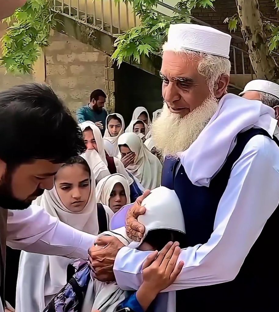Heartwarming Student-Teacher Interaction On His Retirement Day Goes Viral
