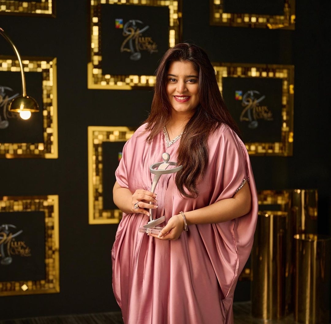 Ishq Murshid Ost Female Vocalist Angry At Hum TV | Reviewit.pk