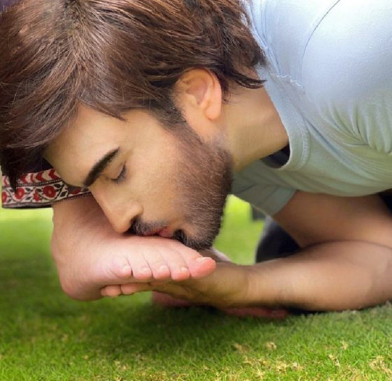Imran Abbas's Beautiful Poetry For His Late Mother