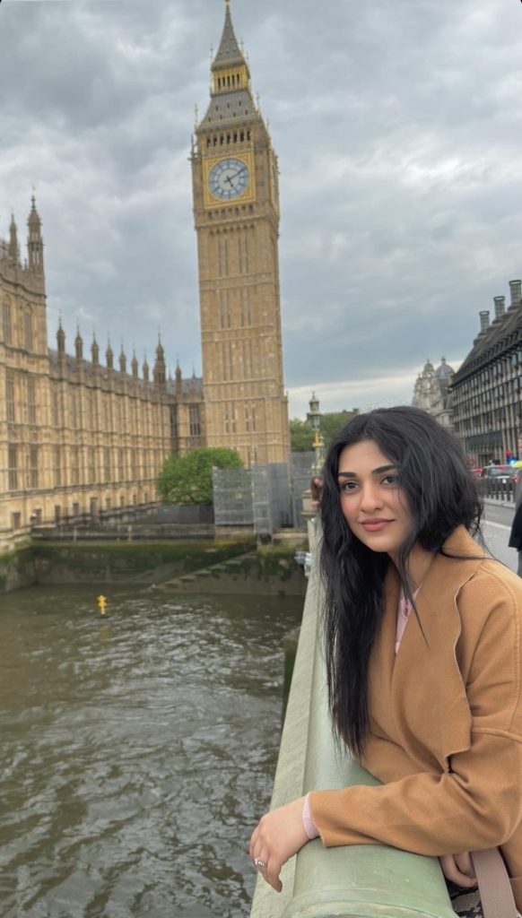 Sarah Khan's Latest Family Pictures From London